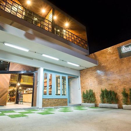 Vestique Hostel Chiang Mai Ngoại thất bức ảnh